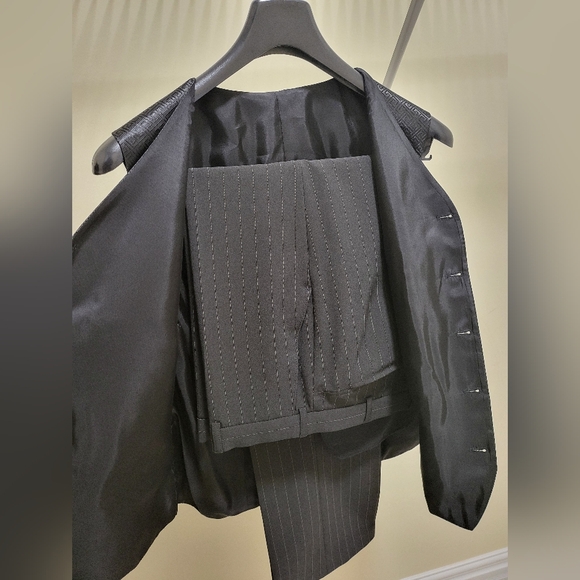 Angelo Litrico Three Piece Suit - Picture 3 of 12